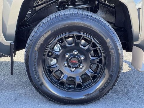 Used 2025 Toyota Tacoma Limited image 12