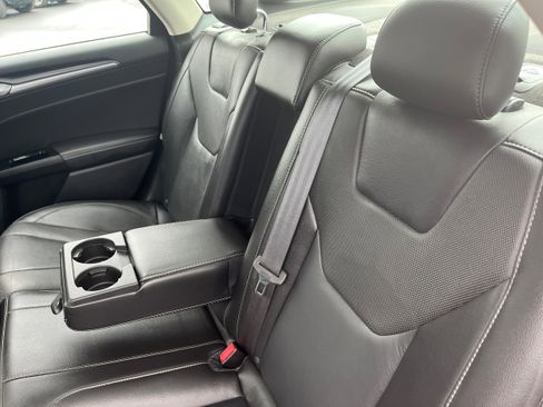 Used 2014 Ford Fusion Titanium image 12