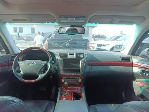 Used 2010 Lexus LS 460 RWD image 5
