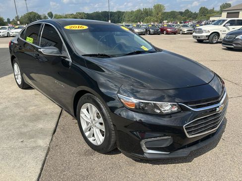 Used 2016 Chevrolet Malibu LT FWD image 3