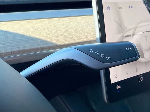 Used 2023 Tesla Model 3 Standard Range image 26