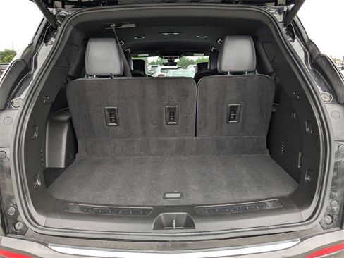 Used 2024 Buick Enclave Premium image 31