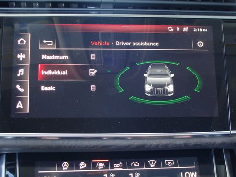 Used 2019 Audi Q8 Prestige AWD/4WD image 23