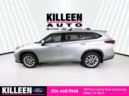 Used 2023 Toyota Highlander Limited image 4