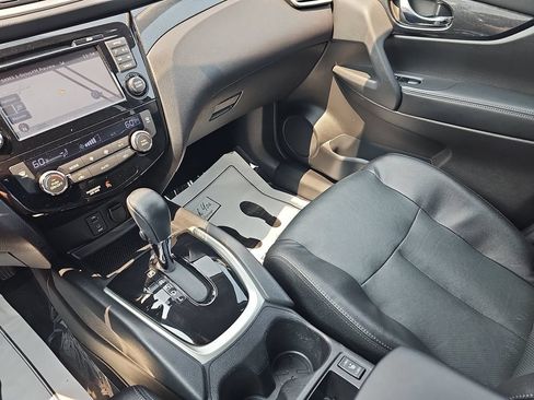 Used 2016 Nissan Rogue SL w/ SL Premium Package FWD image 25