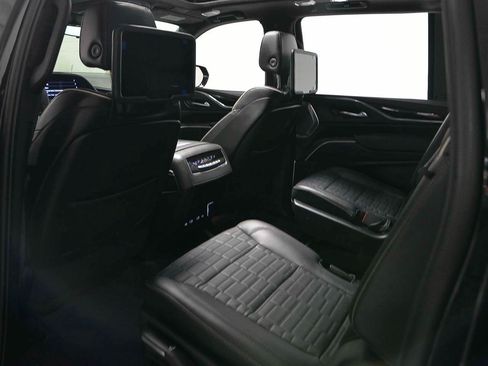 Used 2024 Cadillac Escalade ESV V w/ LPO, ONYX Package AWD/4WD image 13