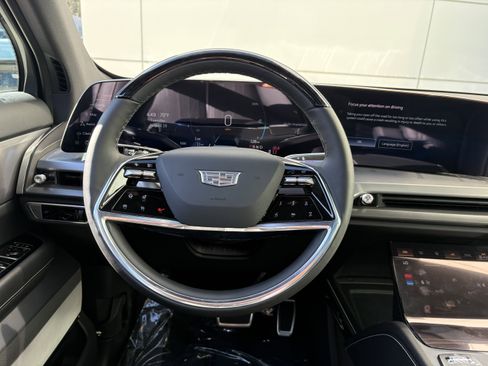 New 2026 Cadillac Vistiq Luxury w/ LPO, Floor Liner Package image 19