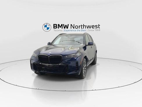 New 2026 BMW X5 xDrive40i w/ M Sport Package AWD/4WD image 8