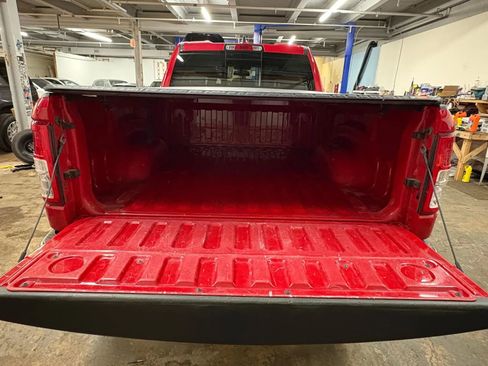 Used 2019 RAM 1500 Big Horn AWD/4WD image 9