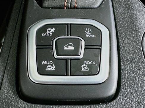 Used 2026 Nissan Frontier PRO-4X w/ Tow Package AWD/4WD image 19
