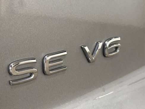 Used 2022 Volkswagen Atlas Cross Sport SE image 16