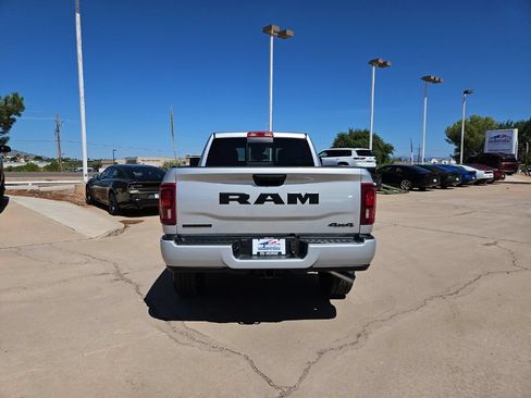 New 2026 RAM 2500 Big Horn AWD/4WD image 3
