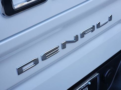 Used 2024 GMC Sierra 1500 Denali Ultimate image 10