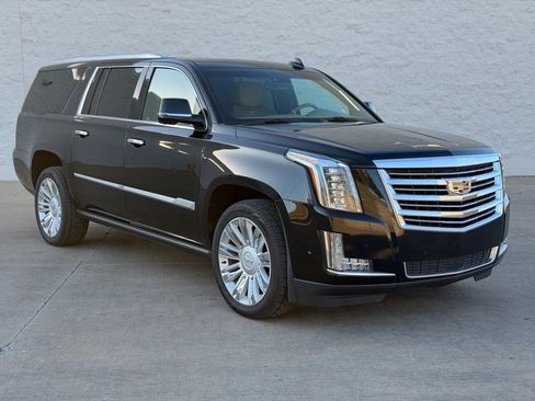 Used 2018 Cadillac Escalade ESV Platinum image 9