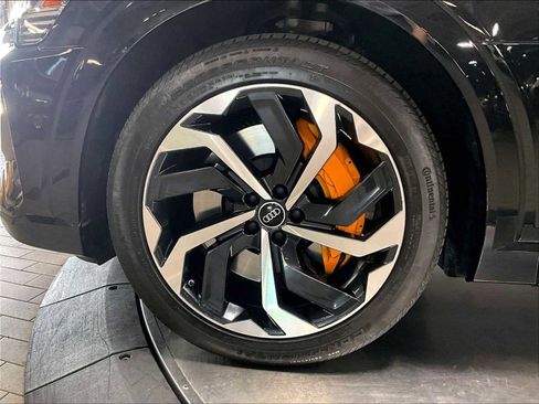 Used 2022 Audi e-tron Premium Plus image 14