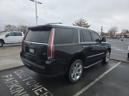 Used 2019 Cadillac Escalade Premium Luxury image 7
