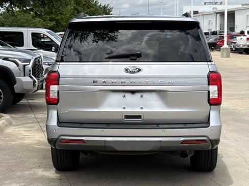 Used 2024 Ford Expedition XLT AWD/4WD image 5