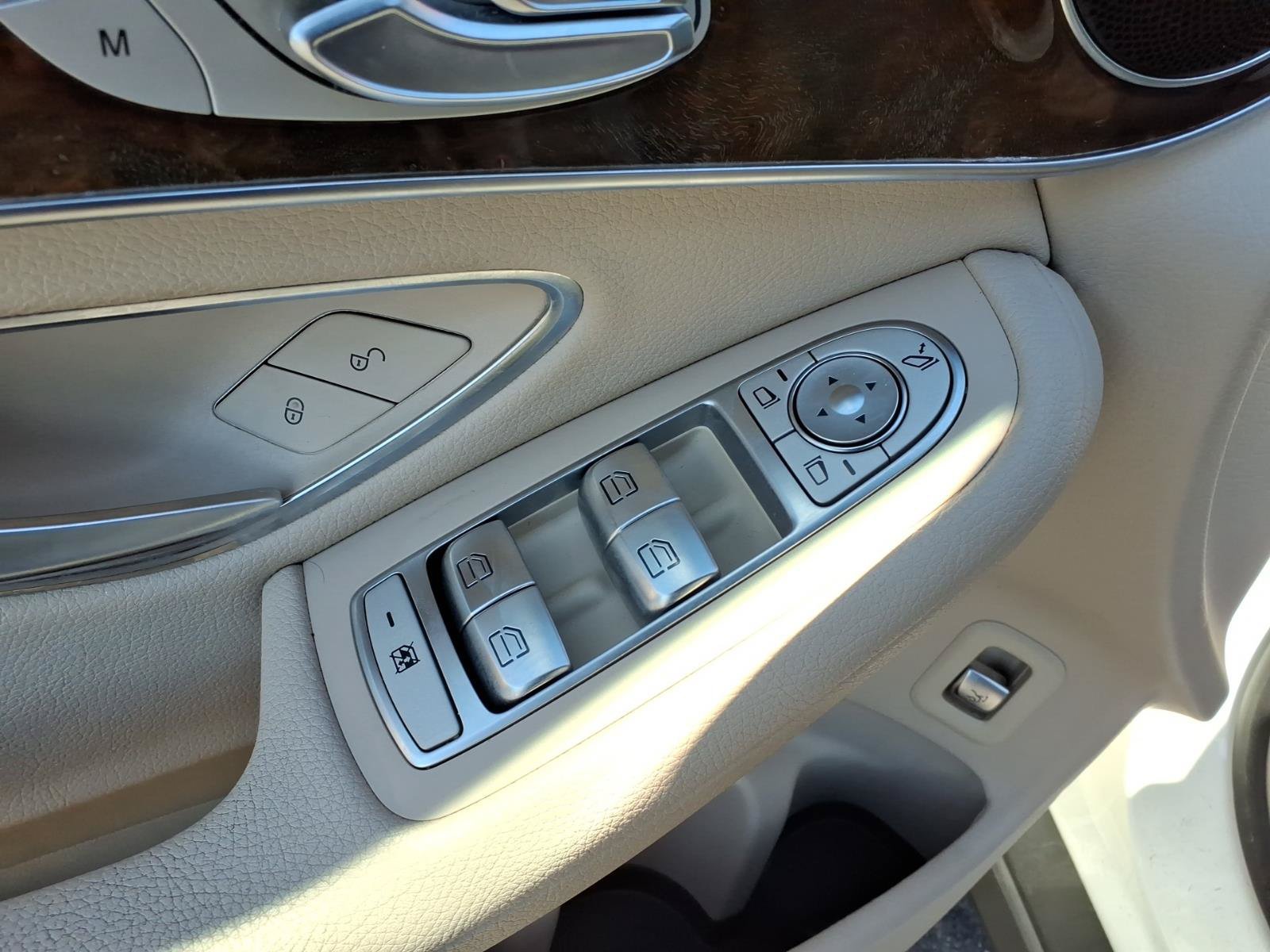 Used 2019 Mercedes-Benz GLC 300 4MATIC image 18