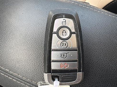 Used 2020 Ford Escape SEL FWD image 31