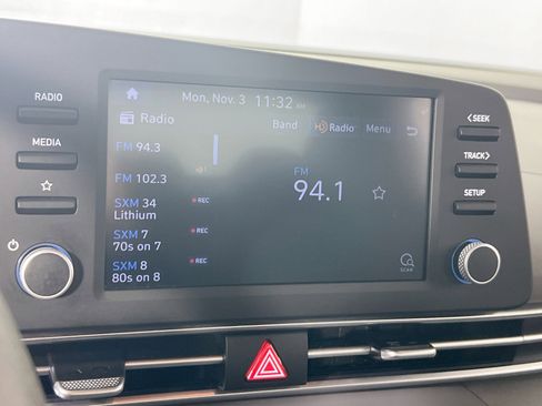 Used 2023 Hyundai Elantra SEL image 14