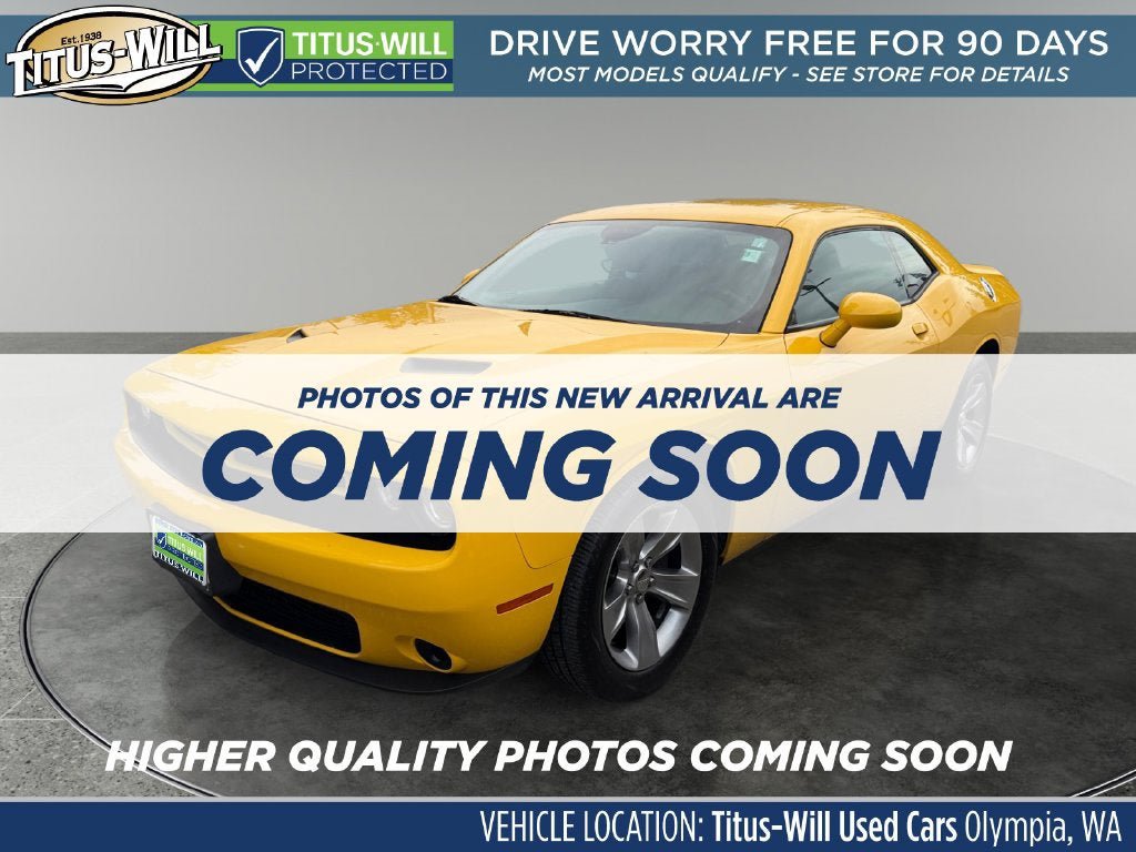Used 2018 Dodge Challenger SXT RWD image 2