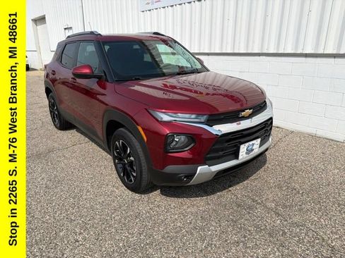 Used 2023 Chevrolet TrailBlazer LT w/ Convenience Package AWD/4WD image 4