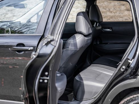 Used 2023 Toyota Corolla Cross XLE w/ Convenience Package image 21