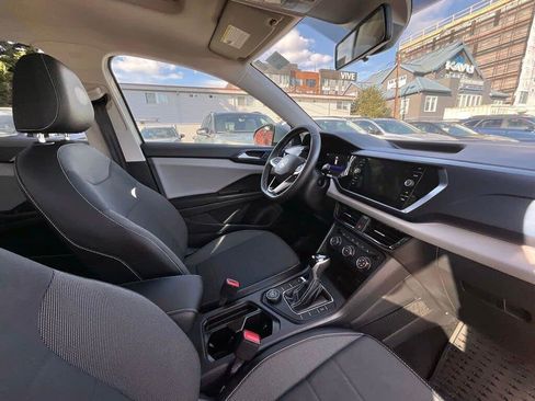 Certified 2022 Volkswagen Taos SE AWD/4WD image 18