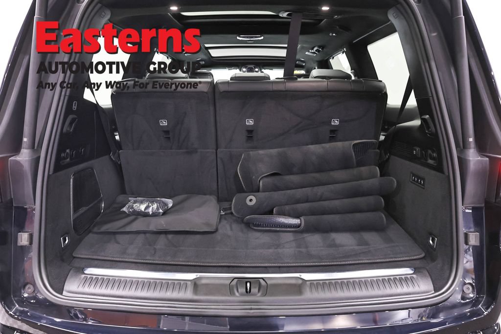 Used 2025 Jeep Grand Wagoneer Series II Obsidian w/ Quick Order Packagew 28T AWD/4WD image 10