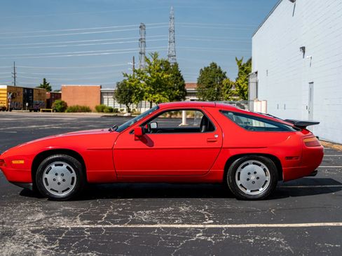 Used 1987 Porsche 928 S4 image 12