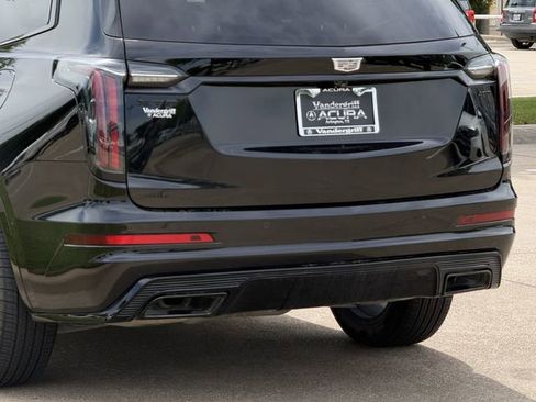 Used 2022 Cadillac XT6 Sport w/ Platinum Package AWD/4WD image 6