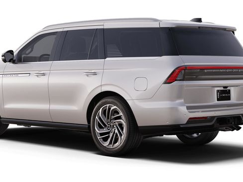 New 2025 Lincoln Navigator Reserve image 18