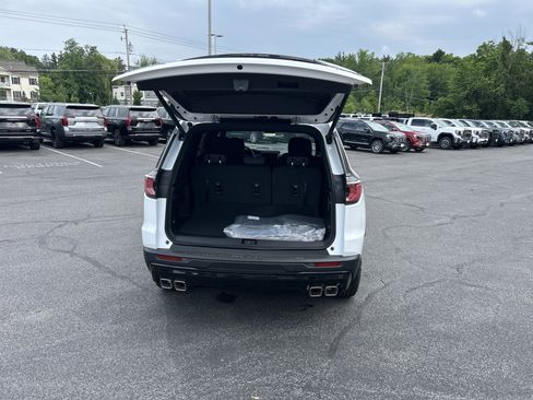 New 2026 GMC Acadia AT4 w/ Luxury Package AWD/4WD image 11