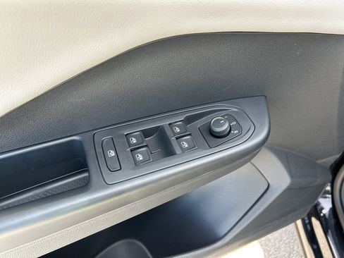 New 2025 Volkswagen Taos S image 12