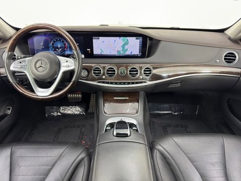 Used 2018 Mercedes-Benz S 560 Sedan image 12