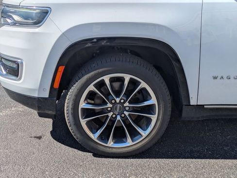 Used 2023 Jeep Wagoneer Series III w/ Premium Group I image 10