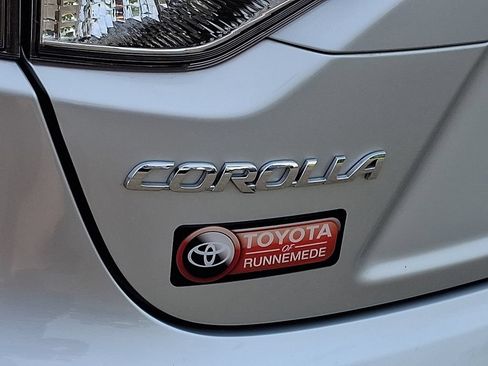 Used 2025 Toyota Corolla SE FWD image 32