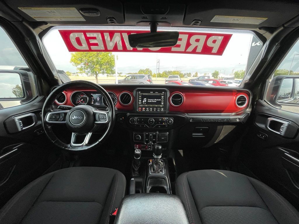 Used 2022 Jeep Wrangler Unlimited Rubicon w/ Cold Weather Group AWD/4WD image 28