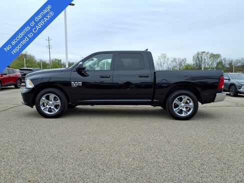 Used 2022 RAM 1500 Classic SLT w/ Trailer & Traction Group RWD image 9