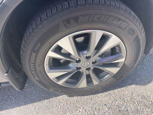 Used 2018 Nissan Murano SL w/ Moonroof Package AWD/4WD image 7