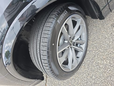 New 2025 Audi Q3 2.0T Premium image 30