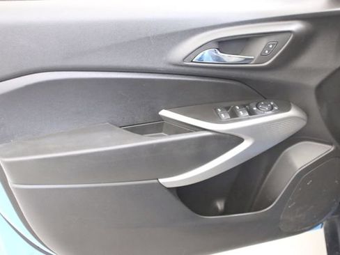 Certified 2024 Chevrolet Trax RS FWD image 21