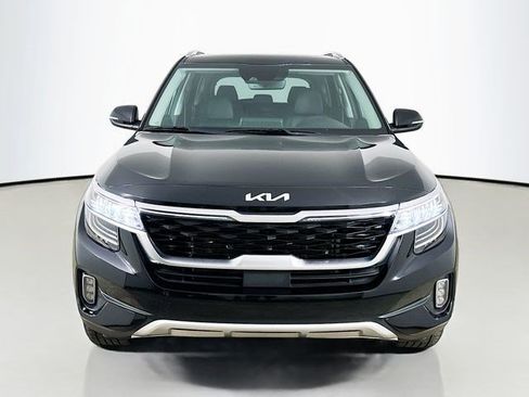 Used 2023 Kia Seltos SX w/ SX Sunroof Package AWD/4WD image 2