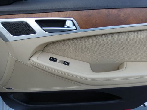 Used 2015 Hyundai Genesis 3.8 w/ Option Group 04 image 35