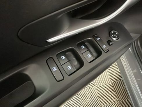 Used 2024 Hyundai Santa Cruz SE FWD image 11