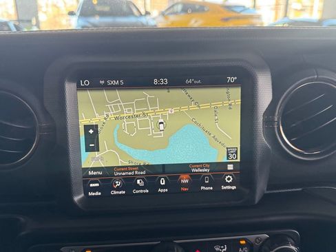 Used 2023 Jeep Gladiator Overland image 34