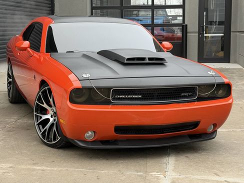 Used 2009 Dodge Challenger SRT8 w/ SRT Option Group II image 5