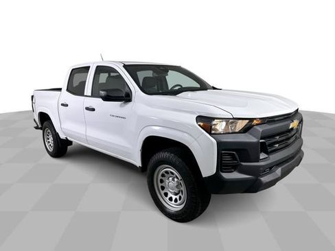 Used 2023 Chevrolet Colorado W/T w/ WT Convenience Package II AWD/4WD image 2