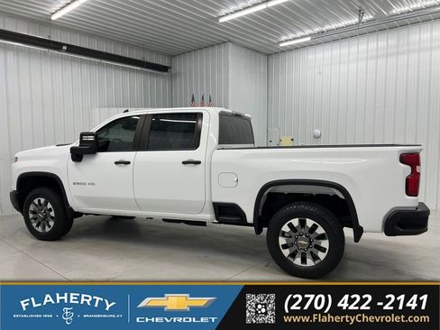 Used 2024 Chevrolet Silverado 2500 Custom w/ Custom Value Package AWD/4WD image 5