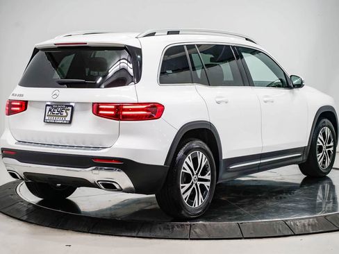 Used 2026 Mercedes-Benz GLB 250 image 4